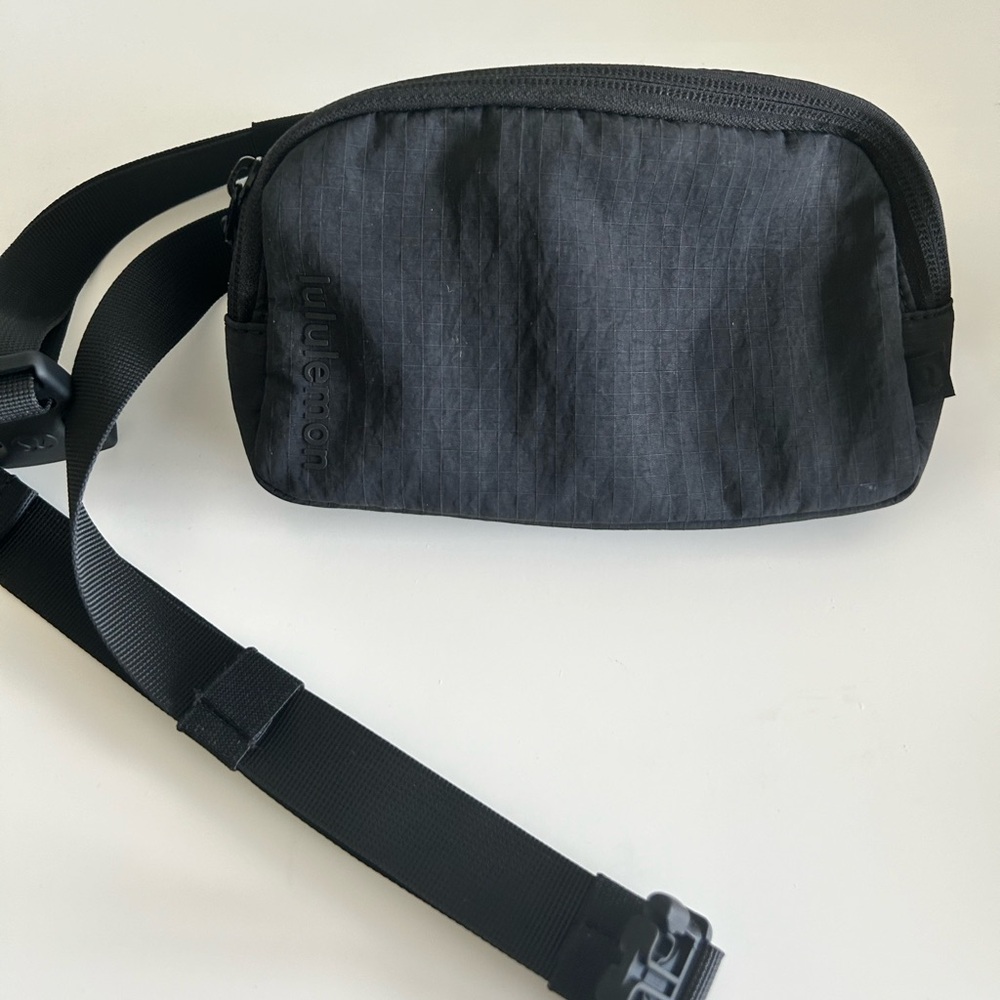 Lululemon belt bag 1L